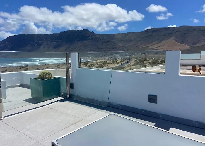 Ocean View House * Famara