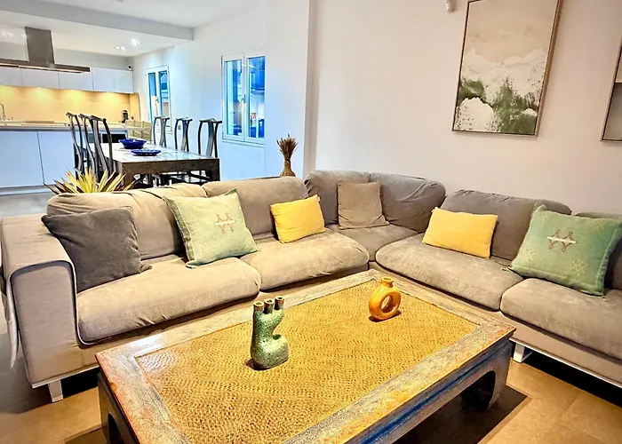 Ocean View House 度假居 法马拉